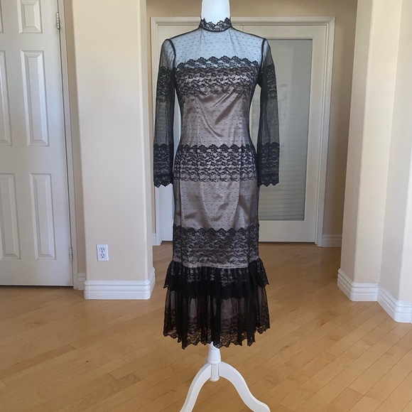 Mary Damavandi Dresses & Skirts - Vintage Black and Cream Long Sleeve Mock Neck Cocktail Gown Size 6-8